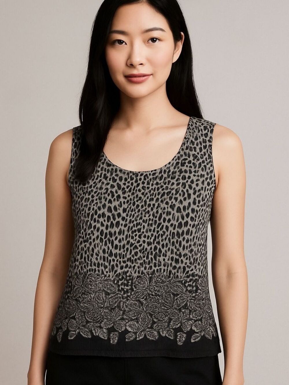 Pleated Animal Print Sleeveless Shell Stretchy Floral Border B/W Crinkle L/XL